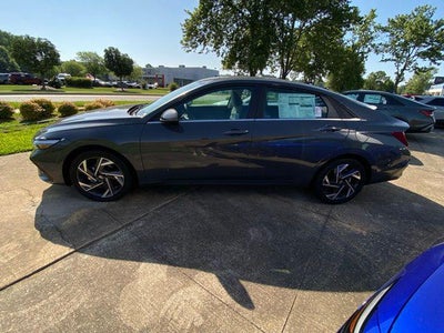 2025 Hyundai Elantra Hybrid Limited