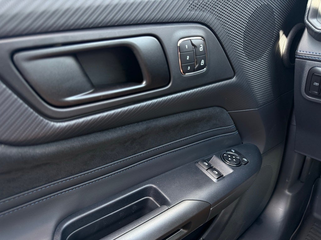 2025 Ford Mustang Dark Horse