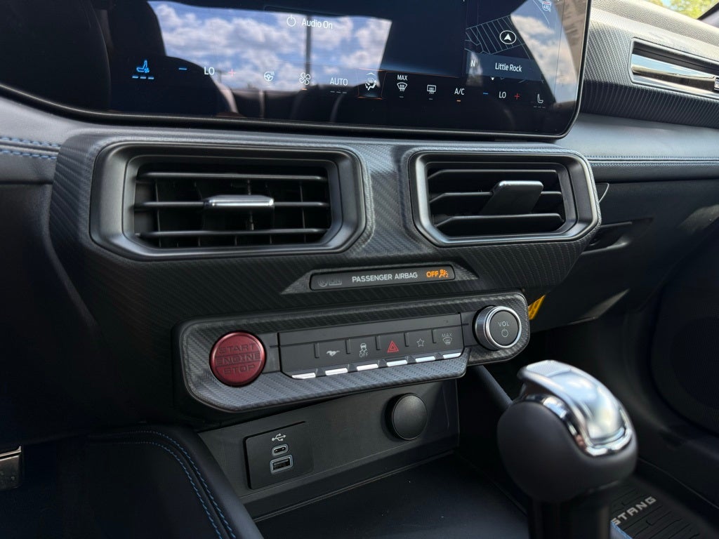 2025 Ford Mustang Dark Horse