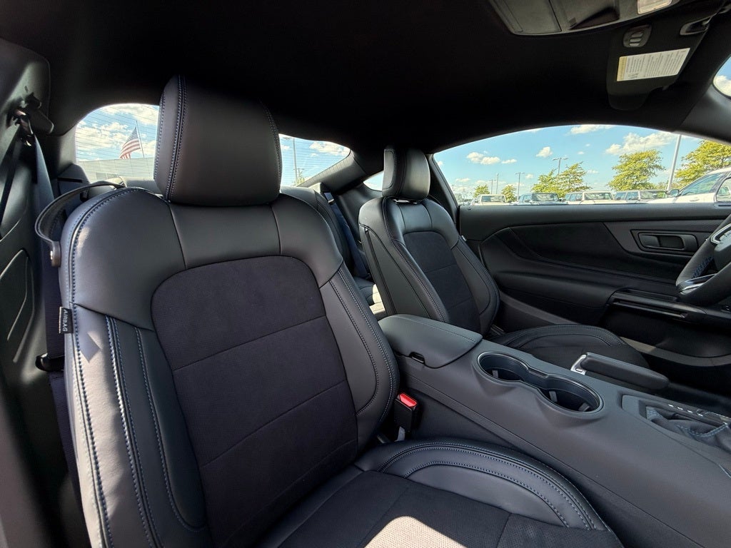 2025 Ford Mustang Dark Horse