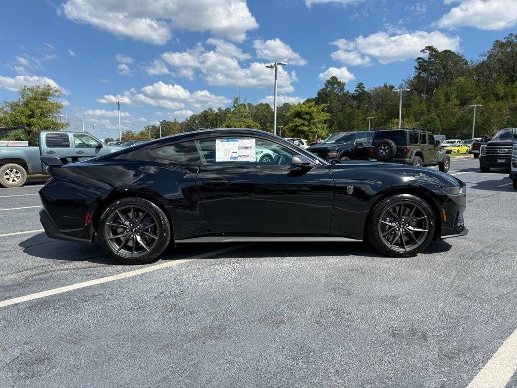 2025 Ford Mustang Dark Horse