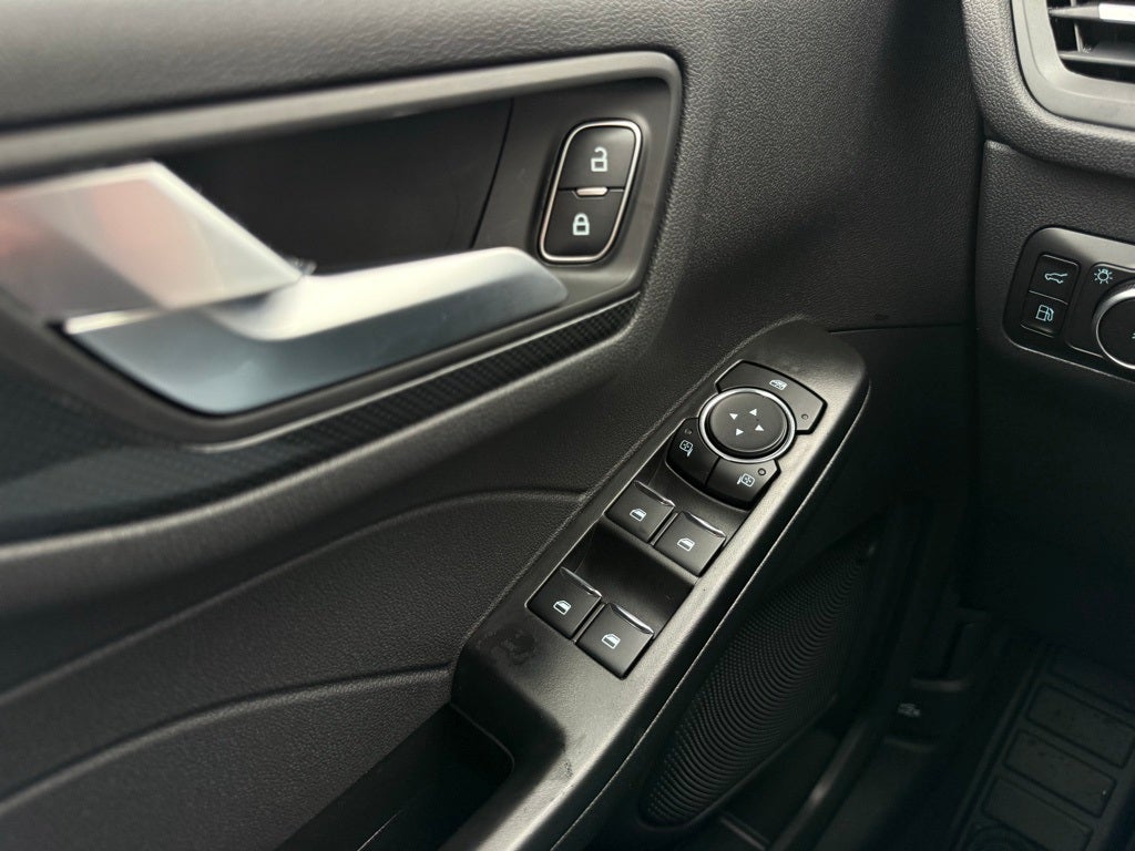 2026 Ford Escape Hybrid ST-Line Select