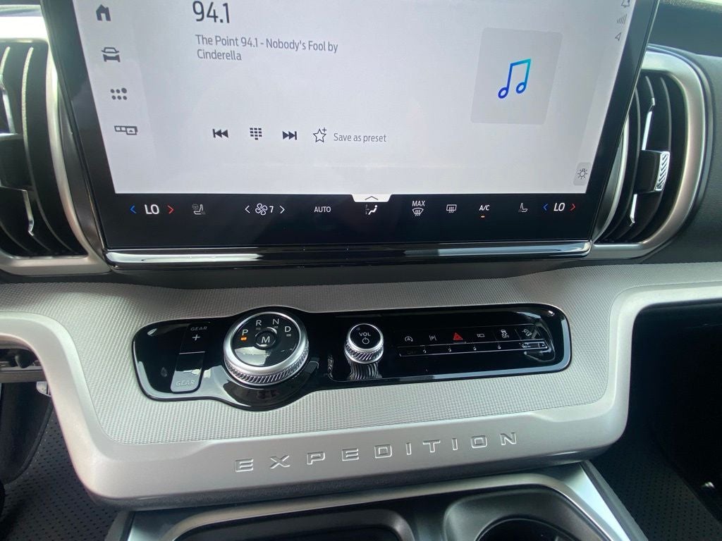 2027 Ford Expedition Active