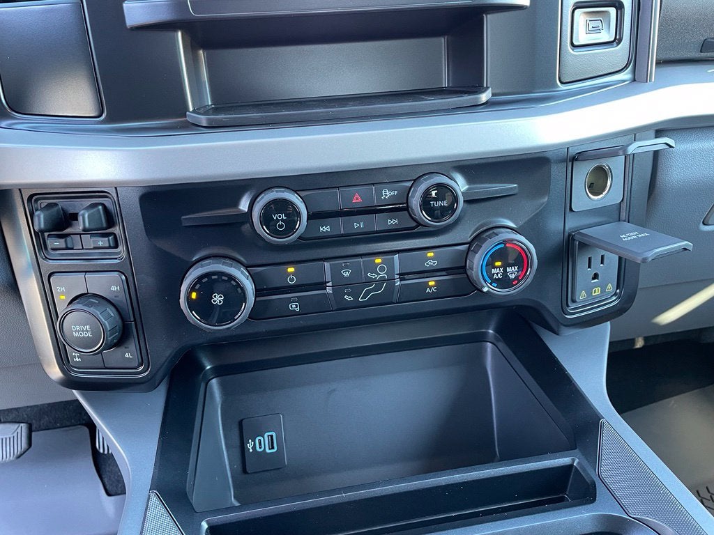 2027 Ford F-250SD XLT