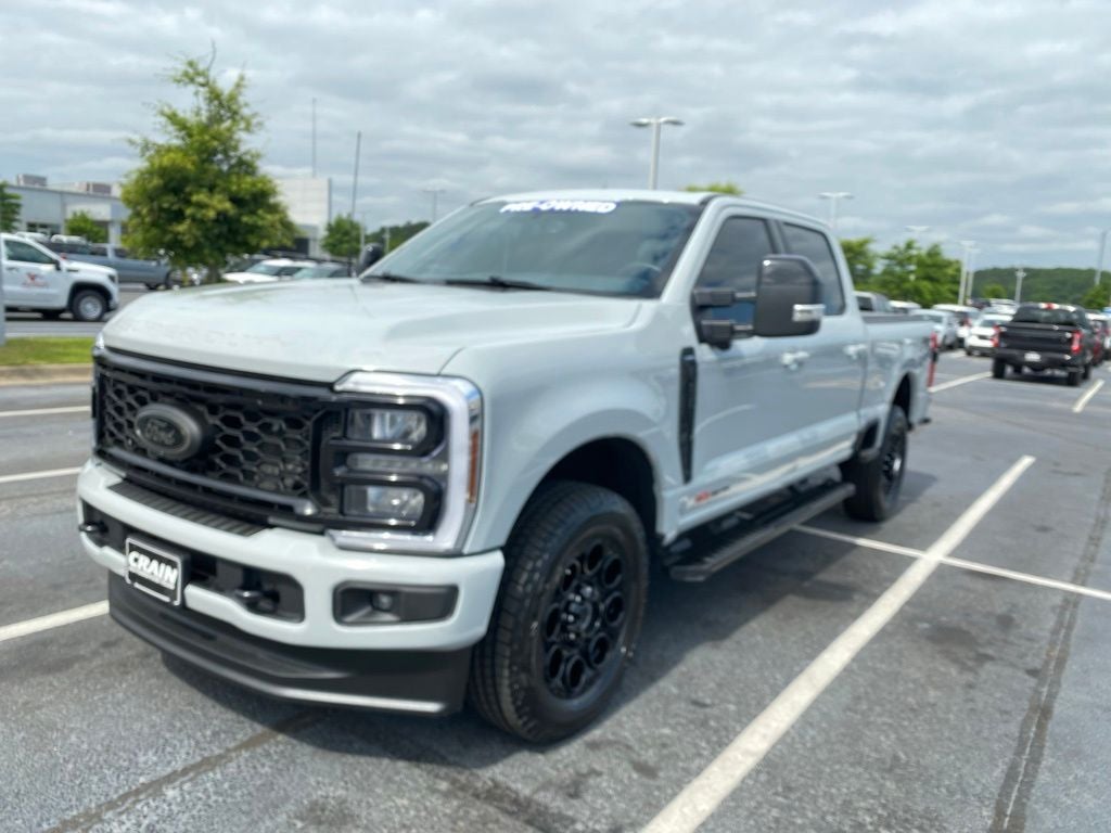 2025 Ford F-350SD Lariat