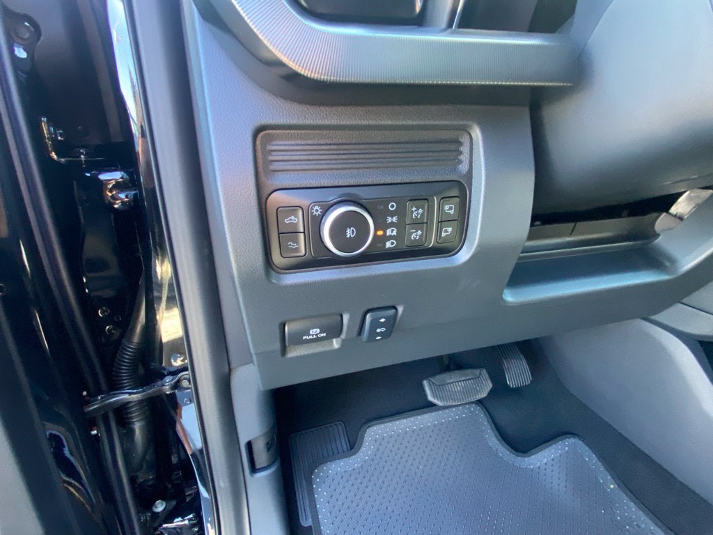 2027 Ford F-350SD Platinum DRW