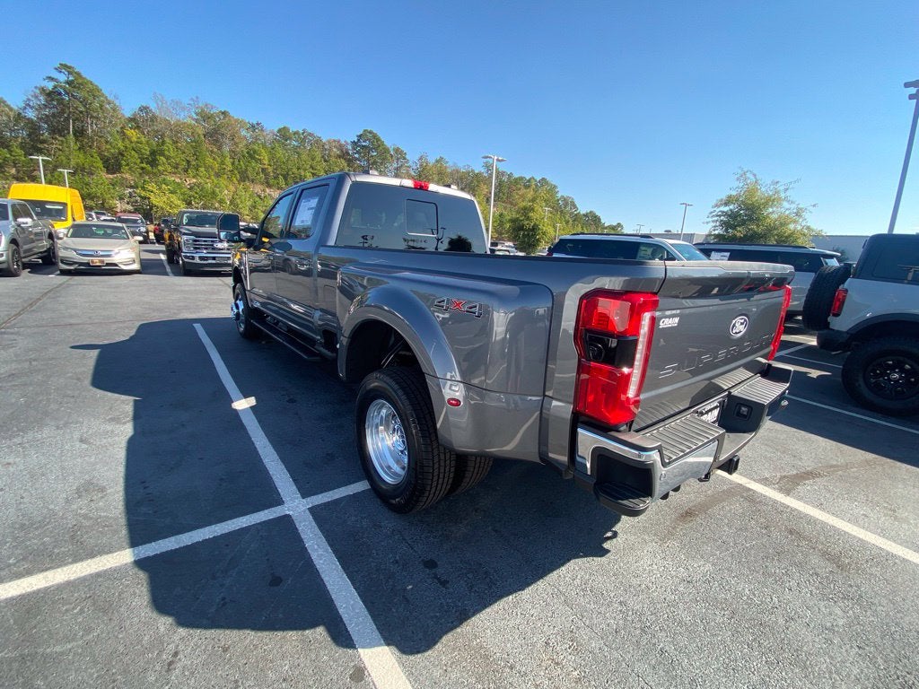 2027 Ford F-350SD Lariat DRW