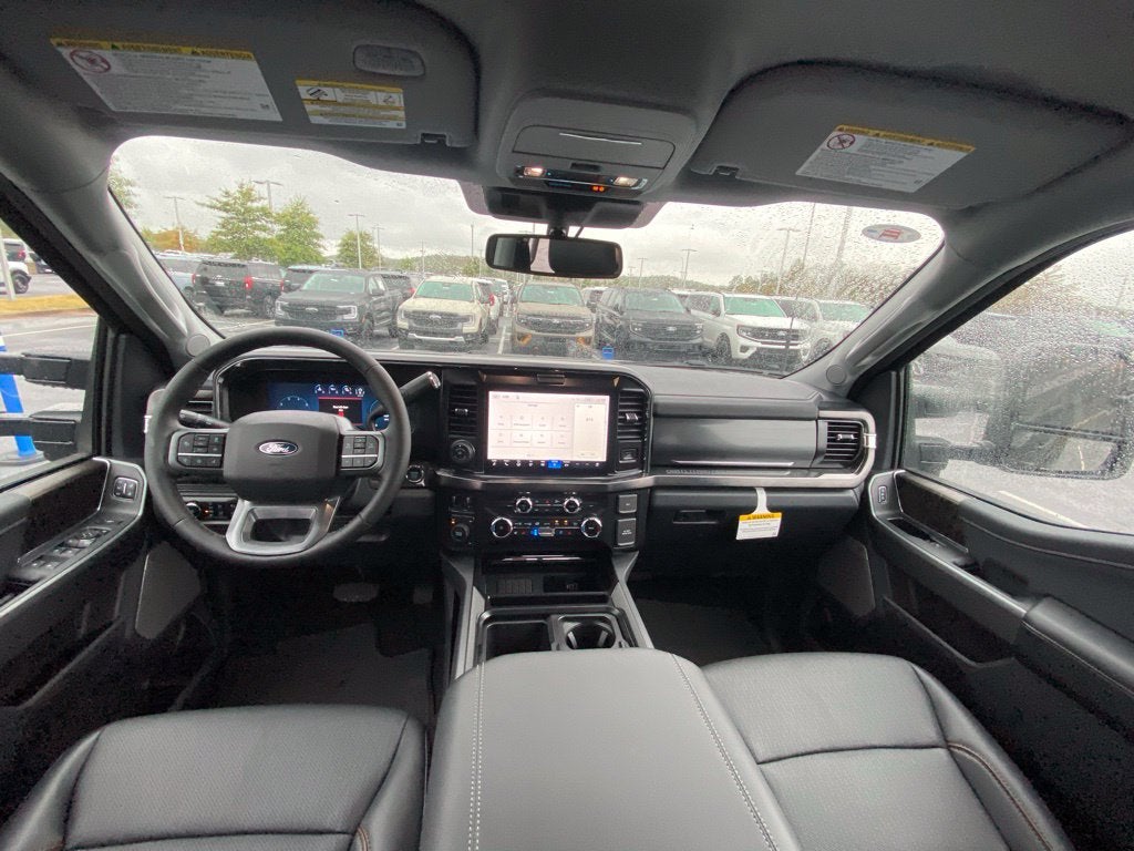 2027 Ford F-350SD Lariat DRW