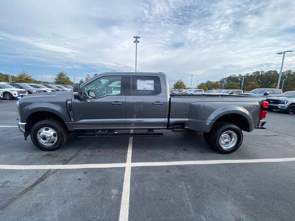 2027 Ford F-350SD XLT DRW