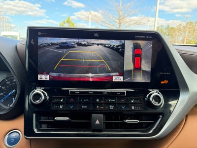 2021 Toyota Highlander Hybrid Platinum