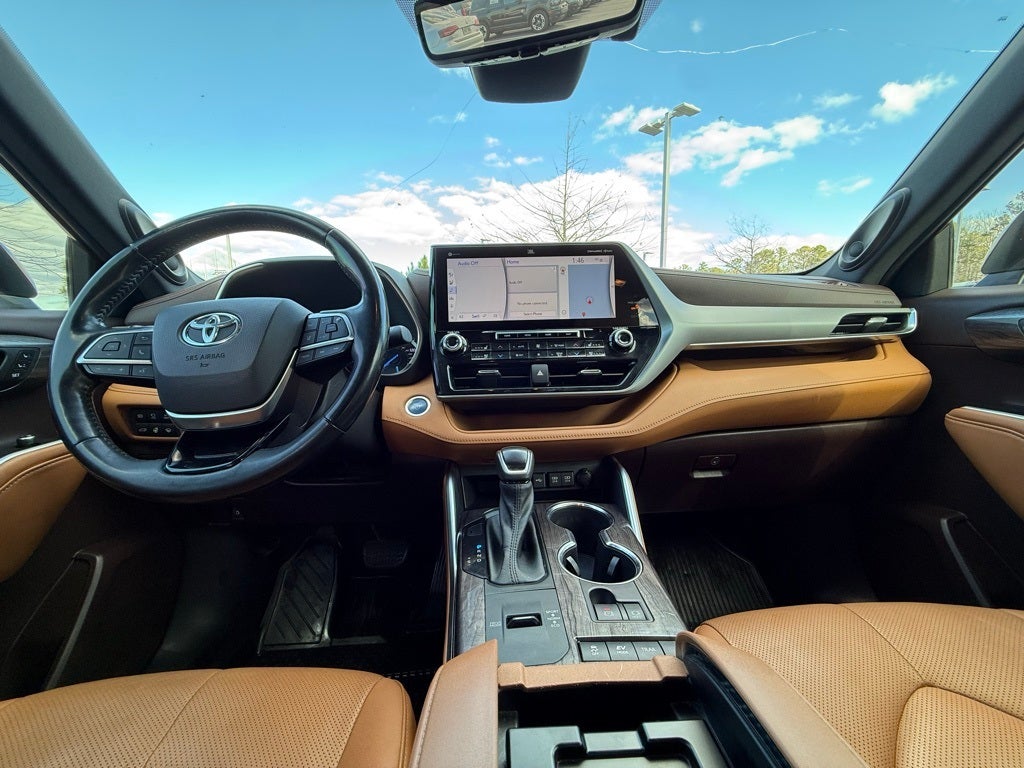 2021 Toyota Highlander Hybrid Platinum