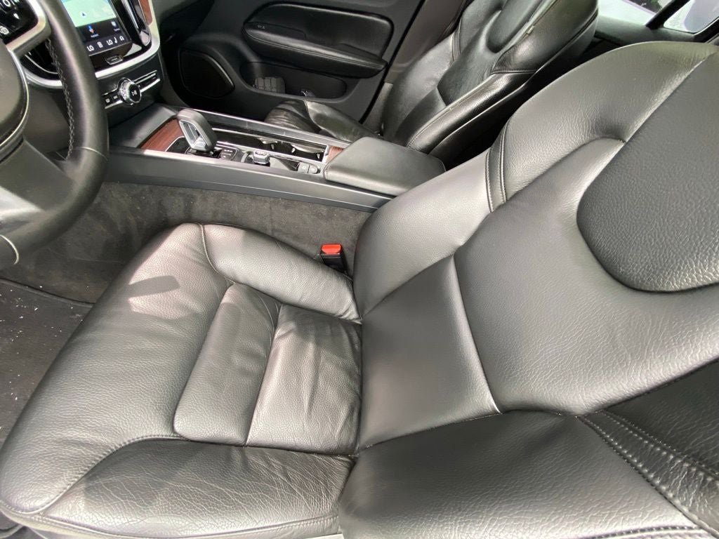 2024 Volvo S60 B5 Plus Dark Theme