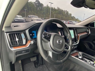 2024 Volvo S60 B5 Plus Dark Theme