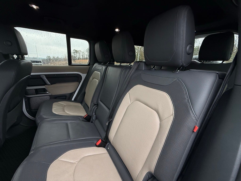 2023 Land Rover Defender 130 X-Dynamic SE