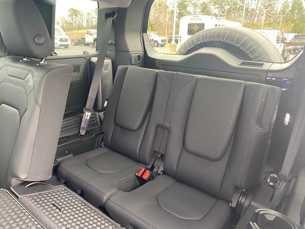 2025 Land Rover Defender 110 S