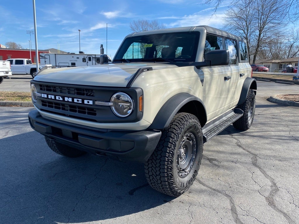 2025 Ford Bronco Base