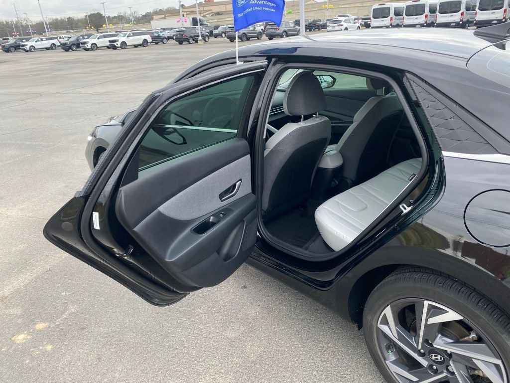 2025 Hyundai Elantra Limited