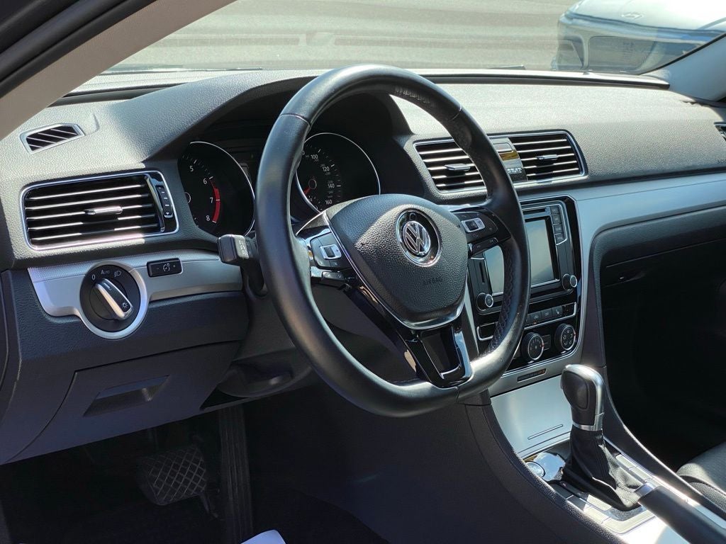 2019 Volkswagen Passat 2.0T Wolfsburg