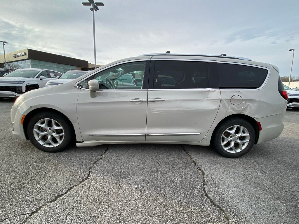 2017 Chrysler Pacifica Touring L Plus