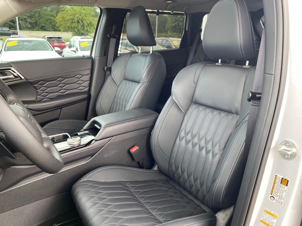 2025 Mitsubishi Outlander SEL