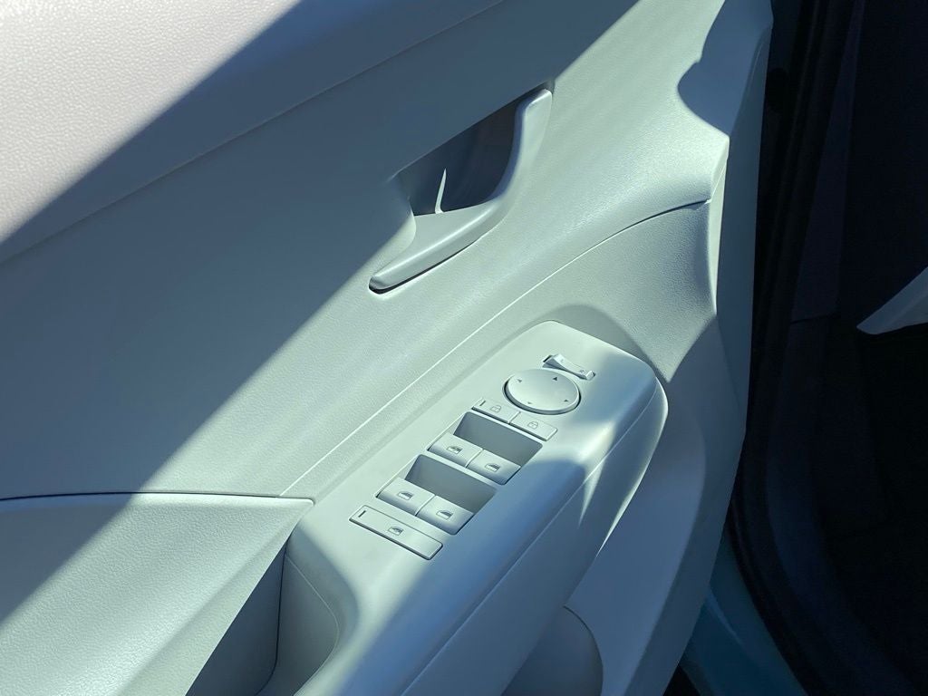 2026 Hyundai Kona SE FWD