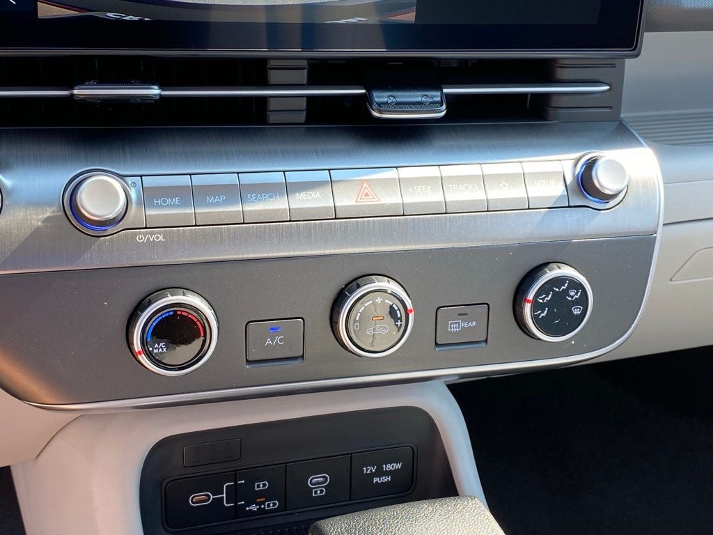 2027 Hyundai Kona SE FWD