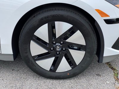 2025 Hyundai IONIQ 6 SE