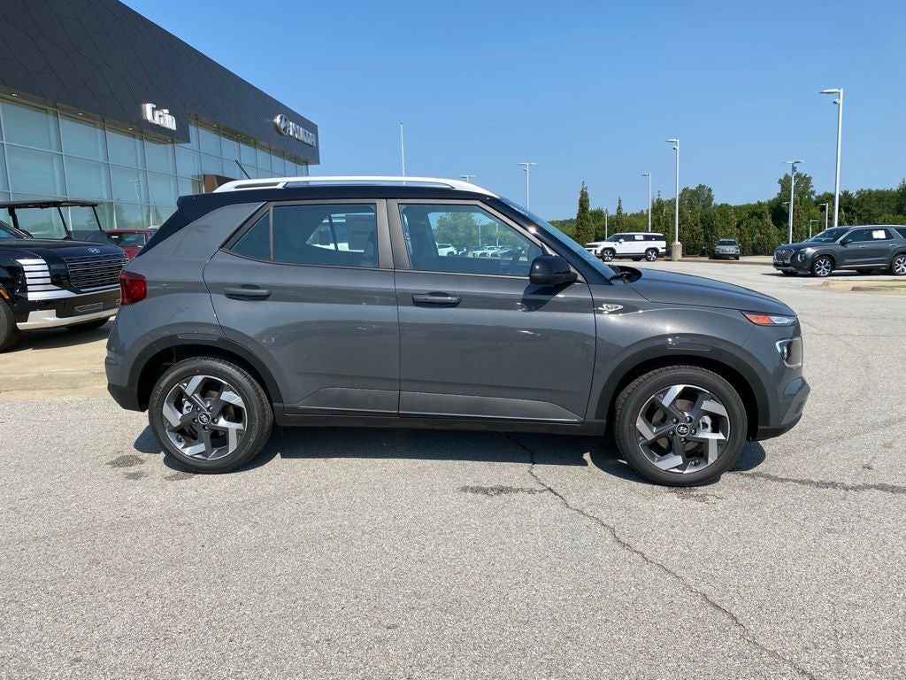 2026 Hyundai Venue SEL w/Two-Tone Roof
