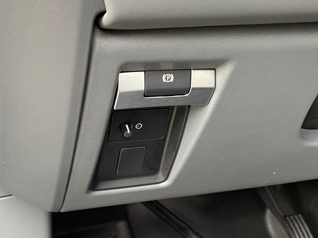 2024 Land Rover Defender 110 X-Dynamic SE