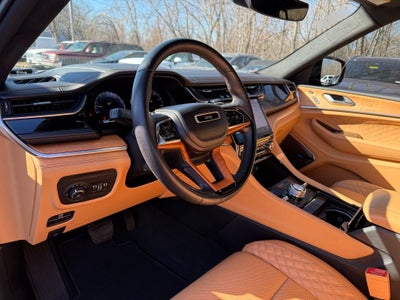 2022 Jeep Grand Cherokee Summit TECH GROUP 5