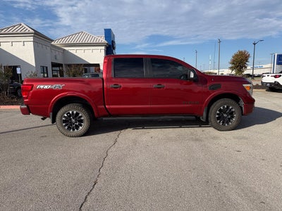 2017 Nissan Titan PRO-4X - 4WD / LEATHER