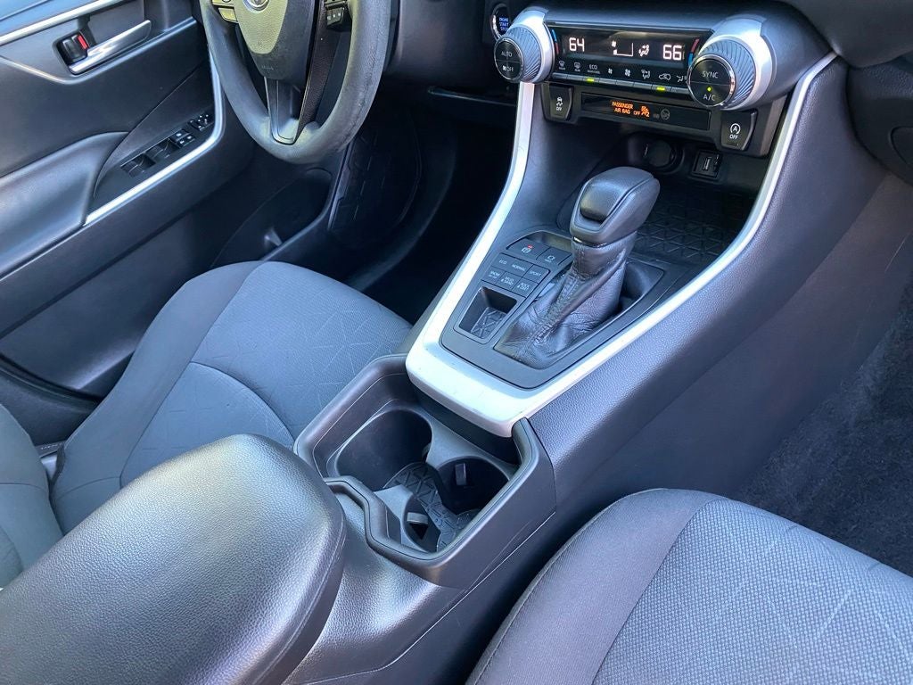 2021 Toyota RAV4 XLE APPLE CAR PLAY