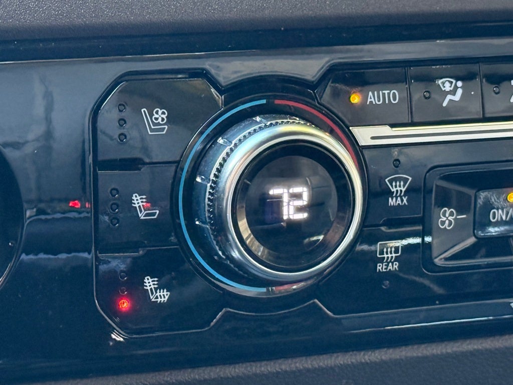 2023 GMC Sierra 1500 SLT BOSE / V8 / 1-OWNER CARFAX