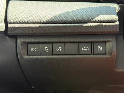 2025 Toyota Camry SE - CLEAN CARFAX / ONE OWNER