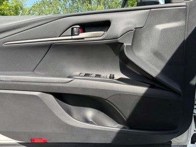 2025 Toyota Camry SE - CLEAN CARFAX / ONE OWNER