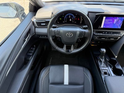2025 Toyota Camry SE - CLEAN CARFAX / ONE OWNER