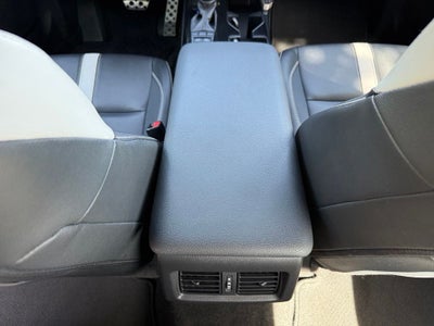 2025 Toyota Camry SE - CLEAN CARFAX / ONE OWNER
