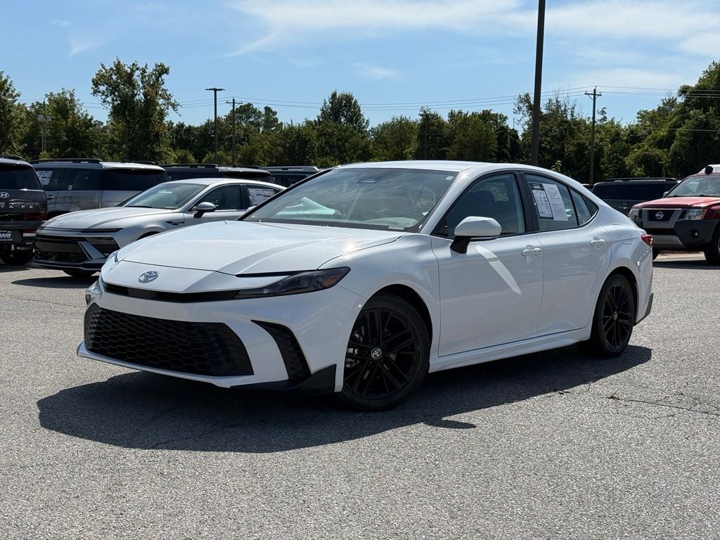 2025 Toyota Camry SE - CLEAN CARFAX / ONE OWNER