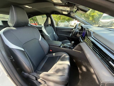 2025 Toyota Camry SE - CLEAN CARFAX / ONE OWNER