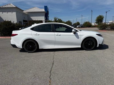 2025 Toyota Camry SE - CLEAN CARFAX / ONE OWNER