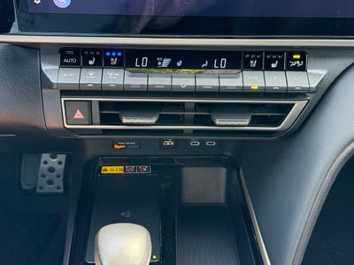 2025 Toyota Camry XSE - PANORAMIC SUNROOF / ONE OWNER