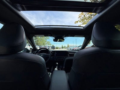 2025 Toyota Camry XSE - PANORAMIC SUNROOF / ONE OWNER