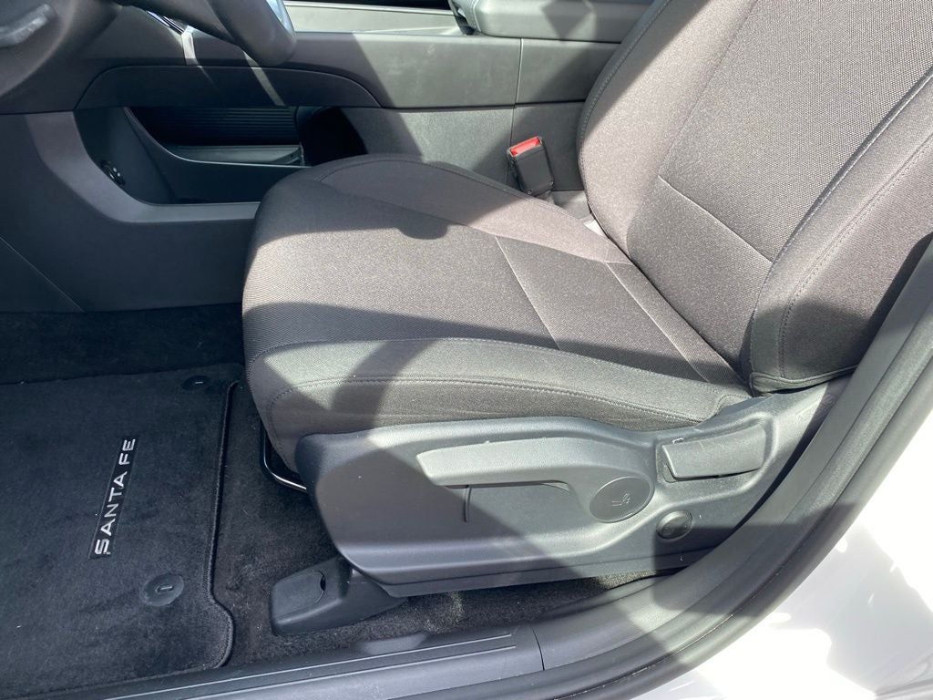 2025 Hyundai Santa Fe SE FWD