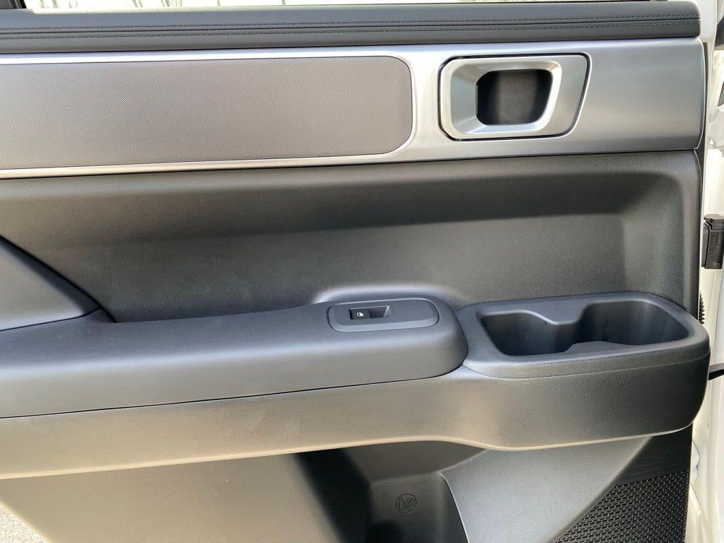 2025 Hyundai Santa Fe SE FWD