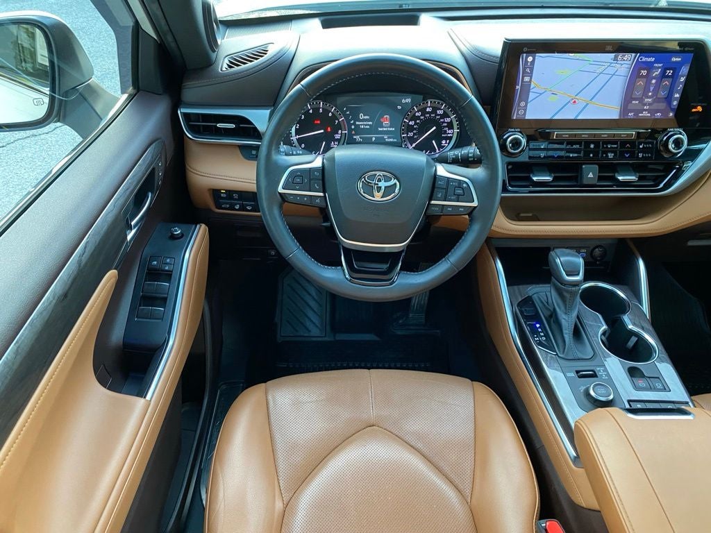 2022 Toyota Highlander Platinum