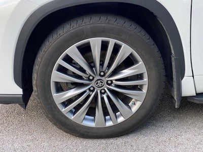 2022 Toyota Highlander Platinum