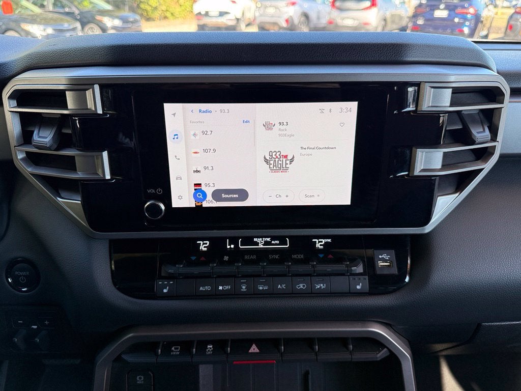 2025 Toyota Sequoia SR5 - 4WD / SUNROOF / CLEAN CARFAX