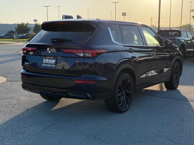 2022 Mitsubishi Outlander SE