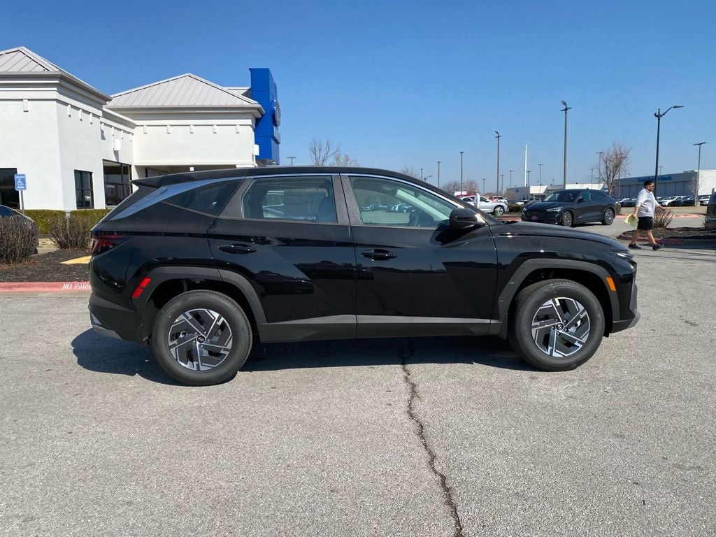2026 Hyundai Tucson Hybrid Blue SE