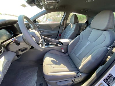 2026 Hyundai Elantra SE